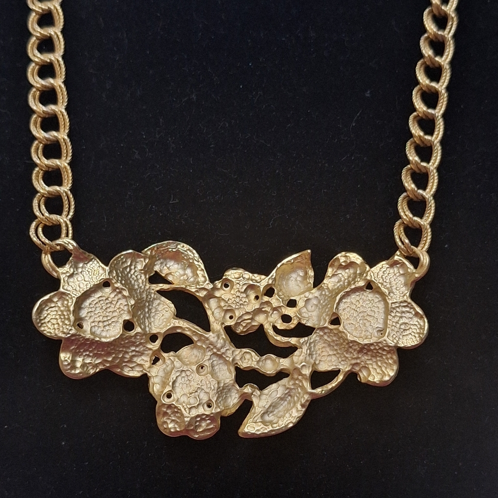 The Harwood Collection Gold Tone Flower & Faux Pearl Necklace 18-20" W/Orig. Tag - Picture 2 of 7